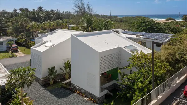 CASA BAJURA CALLE MONTE DE OCA #7, Isabela, PR 00662