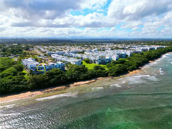 St 686 COND. CHALETS DE LA PLAYA #579, Vega Baja, PR 00693