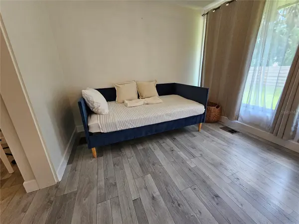 6442 COLONIAL DR, Sarasota, FL 34231