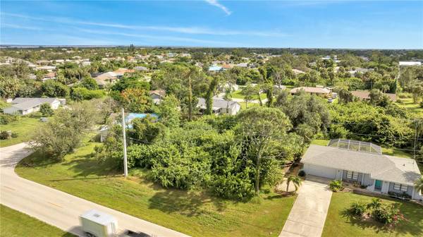 18571 EDGEWATER DR, Port Charlotte, FL 33948