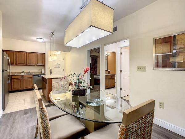 12538 FLORIDAYS RESORT DR #C-211, Orlando, FL 32821