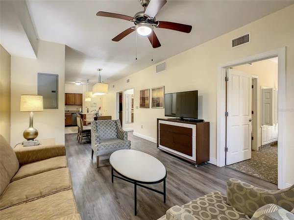 12538 FLORIDAYS RESORT DR #C-211, Orlando, FL 32821