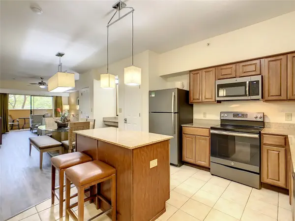 12538 FLORIDAYS RESORT DR #C-211, Orlando, FL 32821