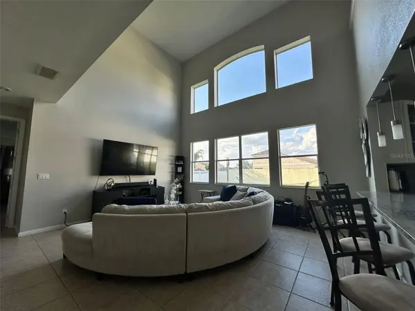 2321 HINSDALE DR, Kissimmee, FL 34741
