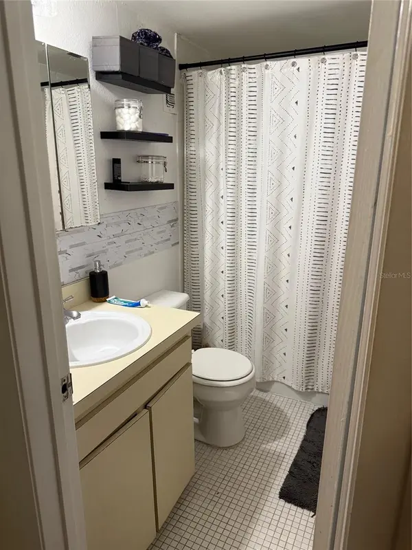 3240 S SEMORAN BLVD #14, Orlando, FL 32822