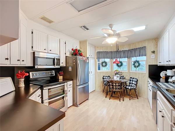 6044 GRAND OAKS DR SE, Winter Haven, FL 33884