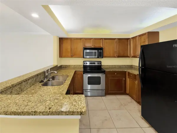 2700 COCONUT BAY LN #419, Sarasota, FL 34237