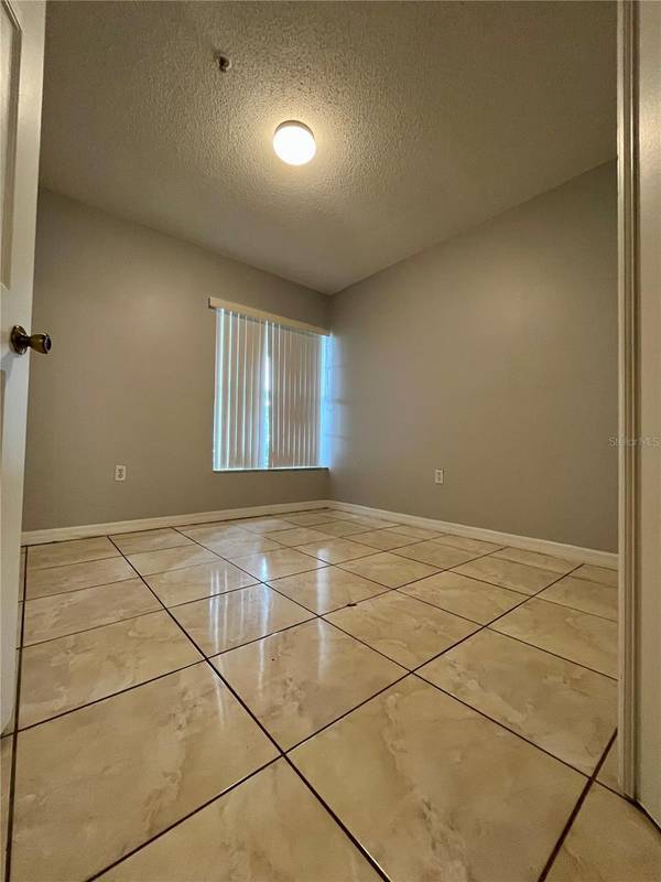 1647 WINDSOR OAK CT, Kissimmee, FL 34744