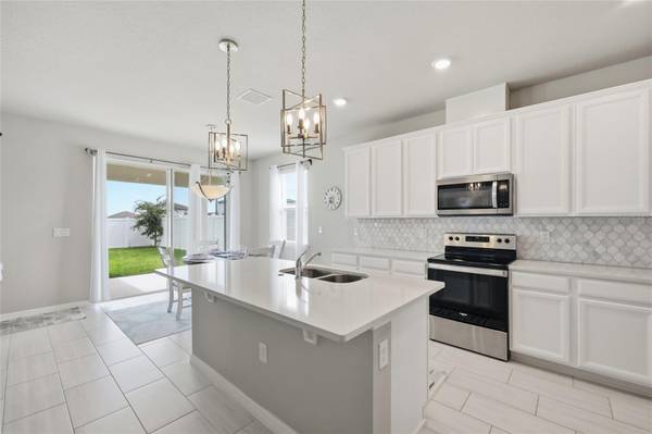 2252 CROSSBOW ST, Clermont, FL 34715