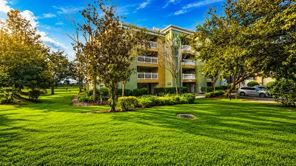 1370 CENTRE COURT RIDGE DR #303, Reunion, FL 34747