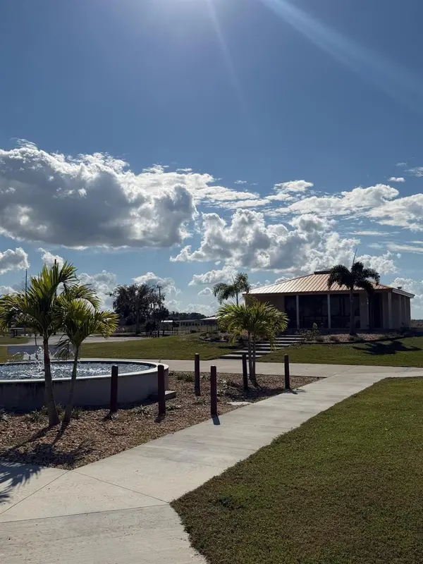 405 BOUGAINVILLE DR, Indian Lake Estates, FL 33855