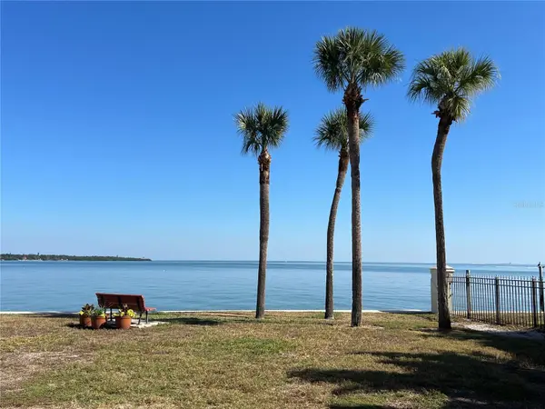 7550 SUNSHINE SKYWAY LN S #P11, St Petersburg, FL 33711