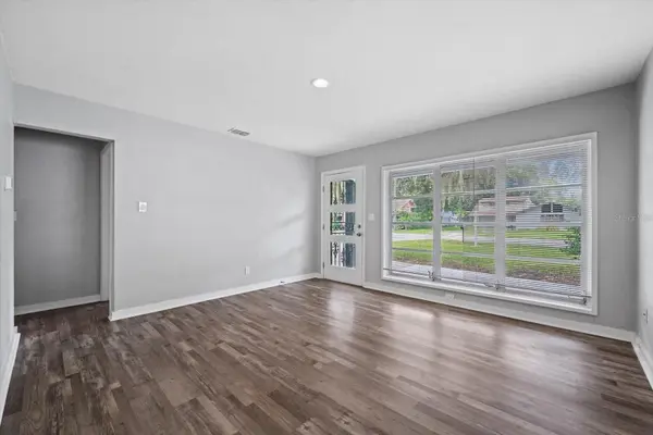305 E BOUGAINVILLEA AVE, Tampa, FL 33612