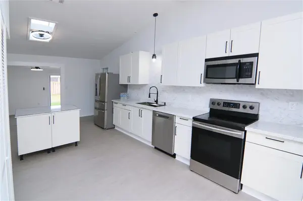 711 KEMPTEN ST NW, Palm Bay, FL 32907