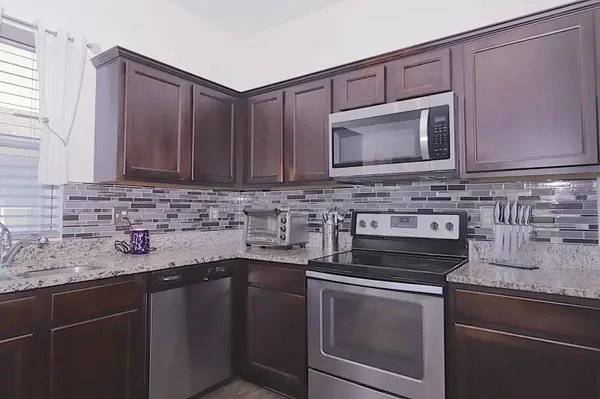16402 BLOOMING CHERRY DR, Groveland, FL 34736