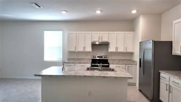 1241 YELLOW FINCH DR, Davenport, FL 33837
