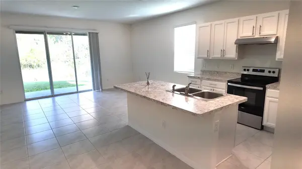 1241 YELLOW FINCH DR, Davenport, FL 33837