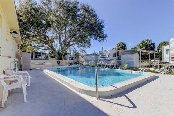 4715 67TH ST N #25, St Petersburg, FL 33709