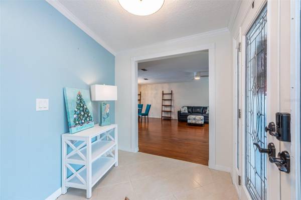 910 CHIPAWAY DR, Apollo Beach, FL 33572