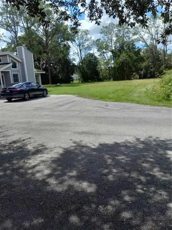 2902 W LUTZ LAKE FERN RD, Lutz, FL 33558