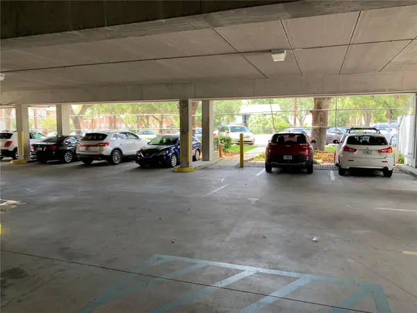 2111 W SWANN AVE, Tampa, FL 33606