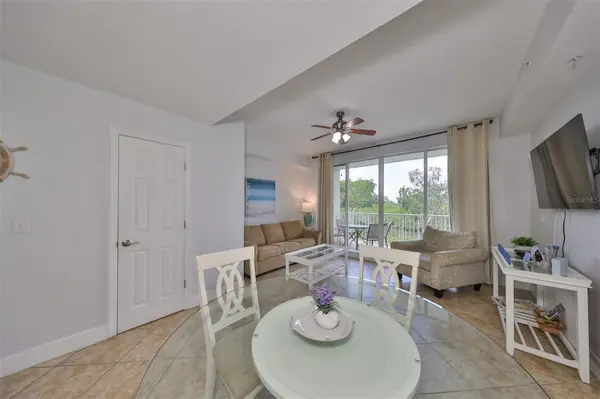 3226 MANGROVE POINT DR, Ruskin, FL 33570