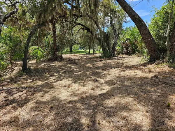 2504, 2506, and 2508 RIVER BEND DR, Ruskin, FL 33570