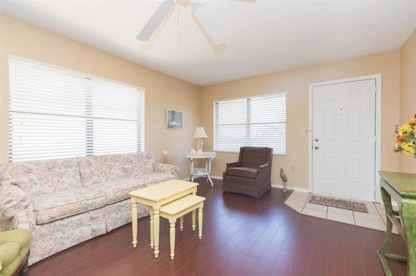 315 30 AVE W #B201, Bradenton, FL 34205