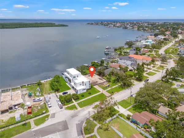 6151 BAYOU GRANDE BLVD NE, St Petersburg, FL 33703