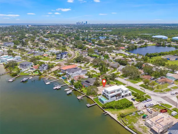 6151 BAYOU GRANDE BLVD NE, St Petersburg, FL 33703