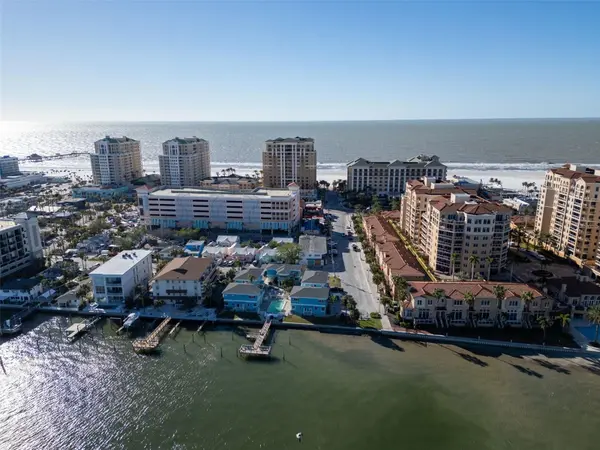 483 E SHORE DR #D4, Clearwater Beach, FL 33767