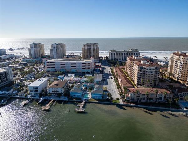 483 E SHORE DR #D4, Clearwater Beach, FL 33767