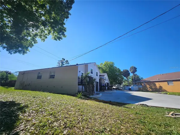 5802 MOHR LOOP #5802 5804 5806 5808, Tampa, FL 33615