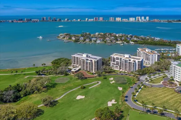 6 BELLEVIEW BLVD #105, Belleair, FL 33756