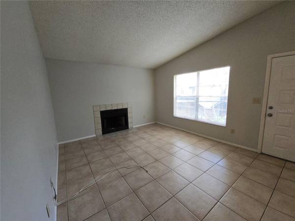 4031 TUMBLE WOOD TRL #203, Tampa, FL 33613