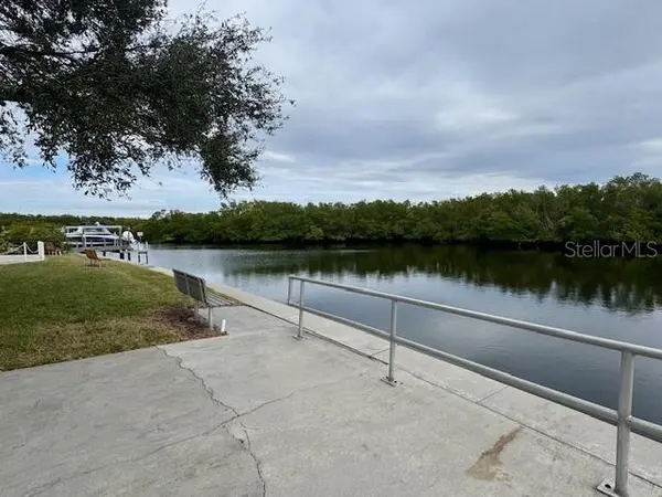 636 MOUNT PINEY AVE NE #702, St Petersburg, FL 33702