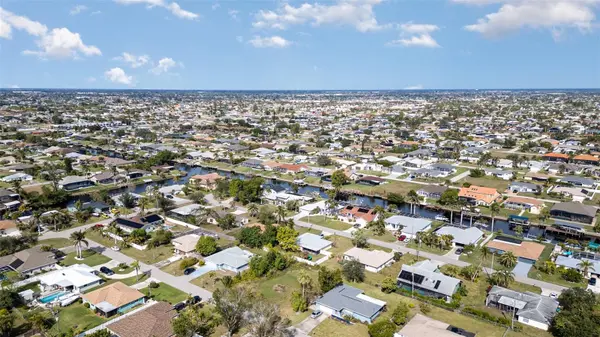 317 SE 32ND TER, Cape Coral, FL 33904