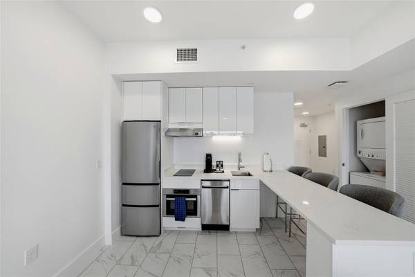 411 E SHORE DR #613, Clearwater Beach, FL 33767