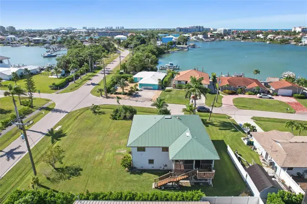 103 TAHITI CIR, Naples, FL 34113