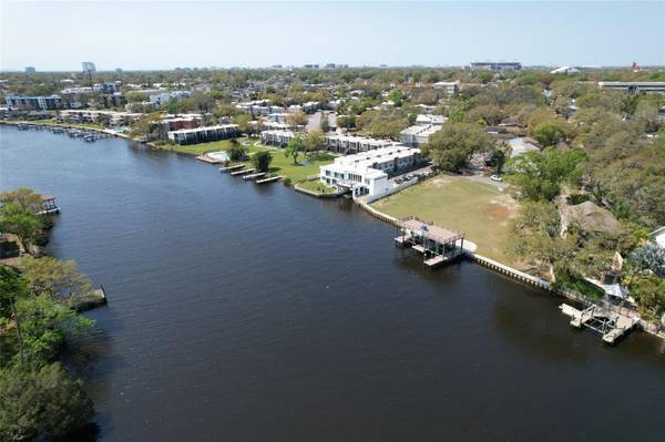4033 N RIVER VIEW AVE, Tampa, FL 33607
