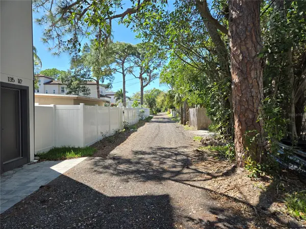134 49TH AVE N, St Petersburg, FL 33703