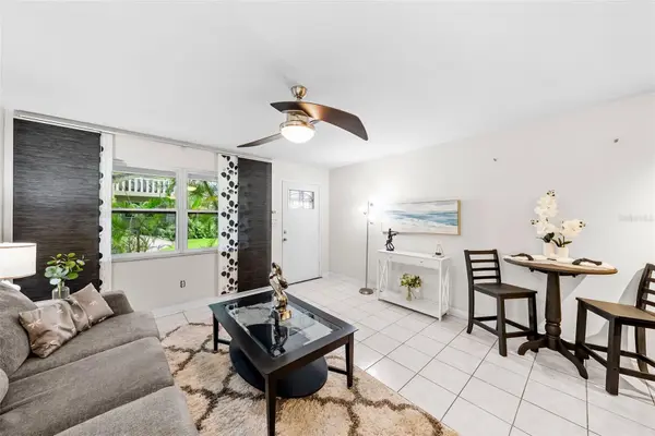 426 32ND AVE N #102E, St Petersburg, FL 33704