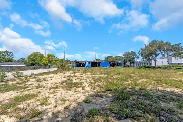 2711 N MACDILL AVE, Tampa, FL 33607