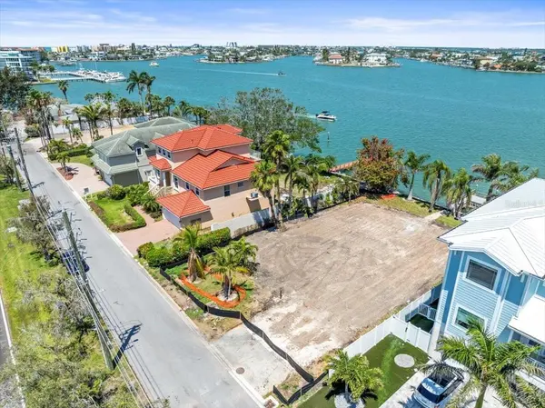 6 PARADISE LN, Treasure Island, FL 33706
