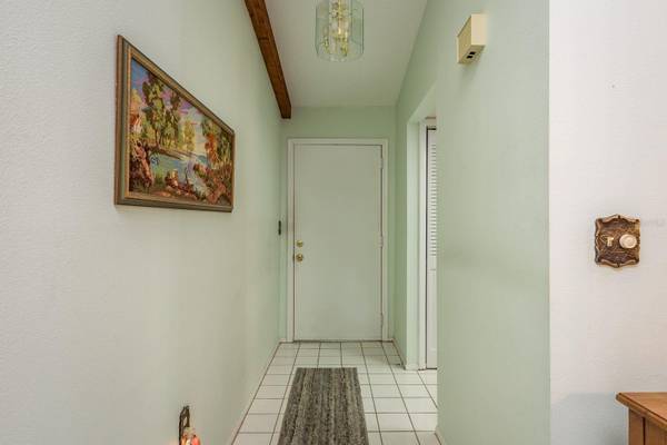 9910 EAGLES POINT CIR #3, Port Richey, FL 34668