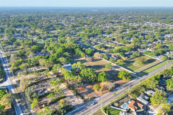 4207 E LUMSDEN RD, Valrico, FL 33594