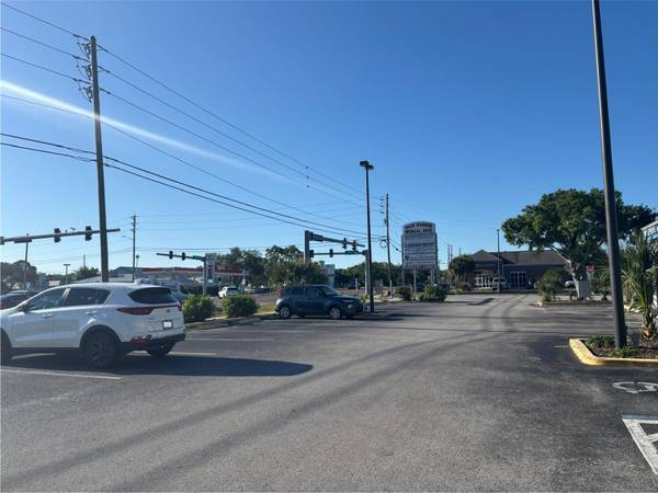 2855 ALT 19, Palm Harbor, FL 34683