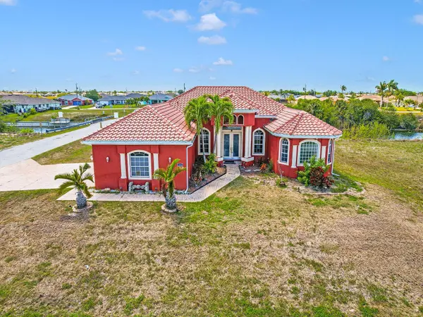 1112 NW 9TH AVE, Cape Coral, FL 33993