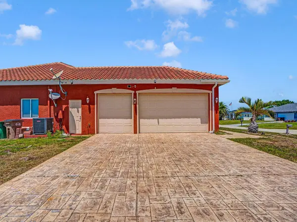 1112 NW 9TH AVE, Cape Coral, FL 33993