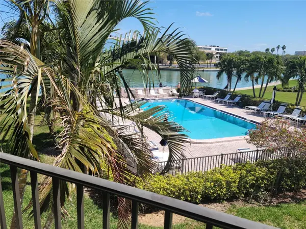 7405 BAY ISLAND DR S #224, South Pasadena, FL 33707